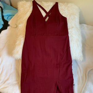 Deep v neckline and cross strap detailed dress